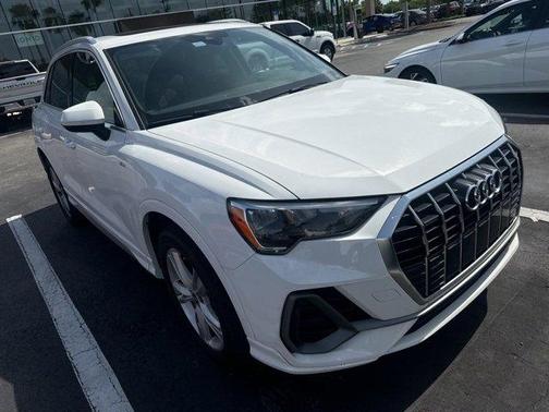 2021 Audi Q3 45 S line Premium