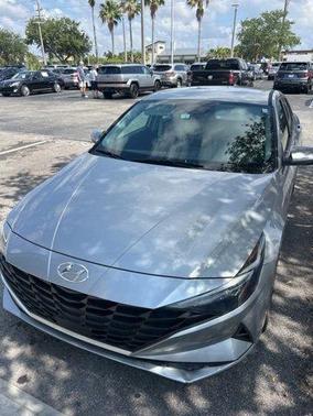 2023 Hyundai ELANTRA SEL