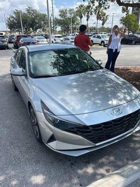 2023 Hyundai ELANTRA SEL