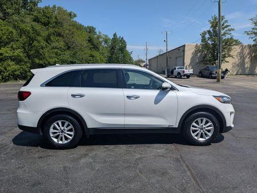 Snow White Pearl 2019 Kia Sorento LX