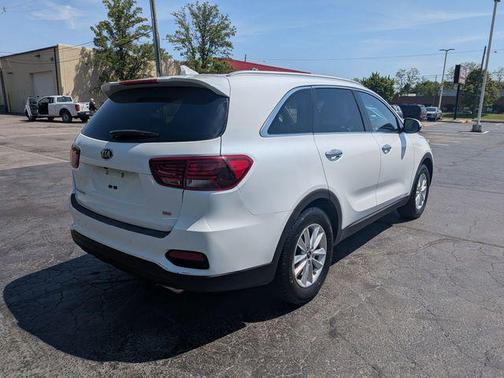 Snow White Pearl 2019 Kia Sorento LX