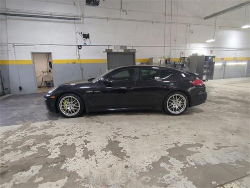 2014 Porsche Panamera 4