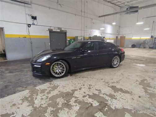 2014 Porsche Panamera 4
