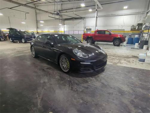 2014 Porsche Panamera 4