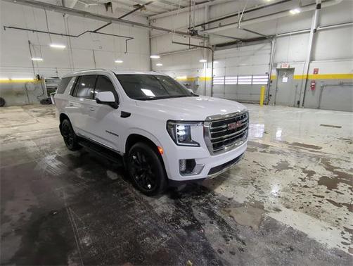 2023 GMC Yukon SLT