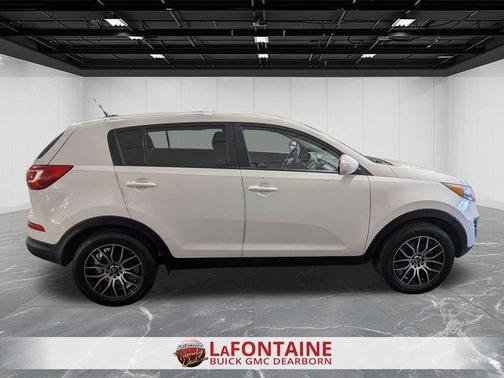 Clear White 2013 Kia Sportage LX