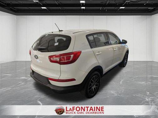 Clear White 2013 Kia Sportage LX