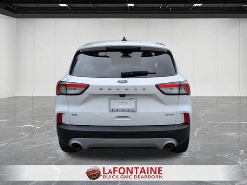 OXFORD WHITE 2021 Ford Escape SE