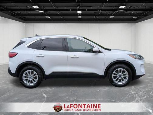 OXFORD WHITE 2021 Ford Escape SE