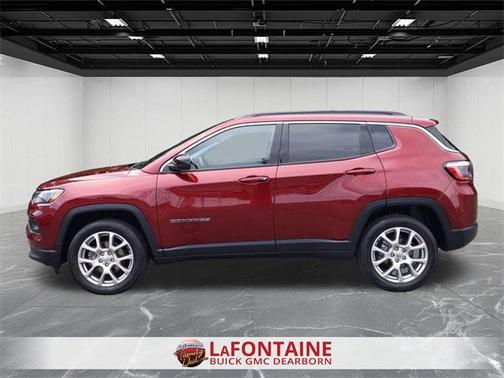 2022 Jeep Compass Latitude Lux