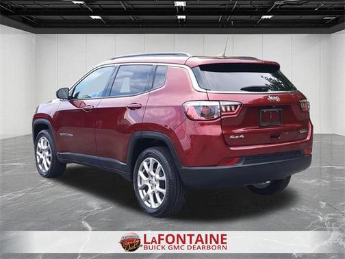 2022 Jeep Compass Latitude Lux