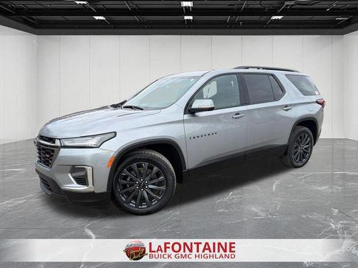 Sterling Gray Metallic 2023 Chevrolet Traverse RS