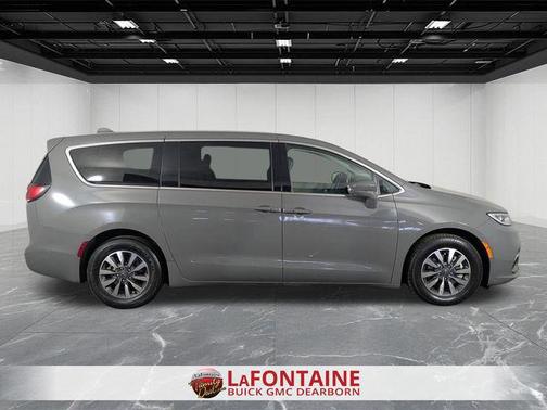 Ceramic Gray Clearcoat 2022 Chrysler Pacifica Hybrid Touring L