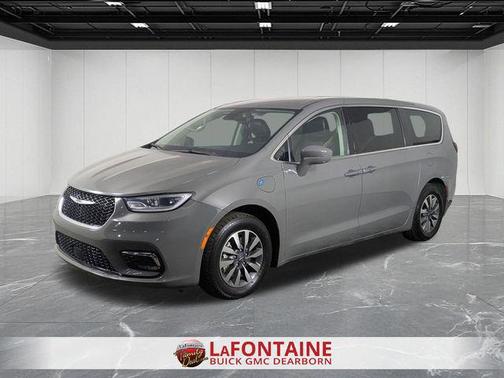 Ceramic Gray Clearcoat 2022 Chrysler Pacifica Hybrid Touring L