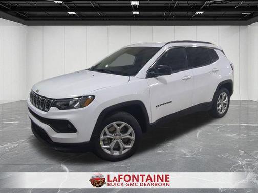 Bright White Clearcoat 2024 Jeep Compass Latitude
