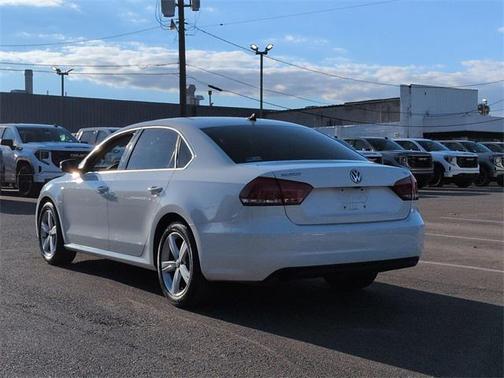 2015 Volkswagen Passat 1.8T Limited Edition