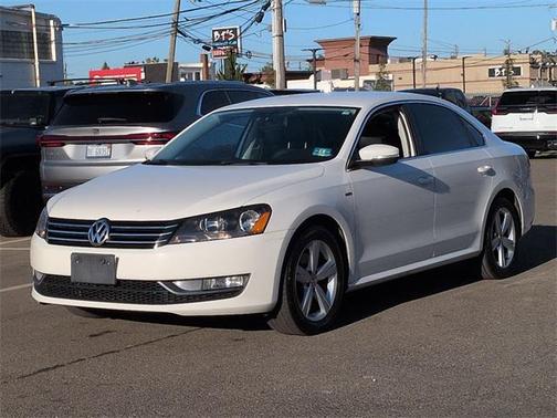 2015 Volkswagen Passat 1.8T Limited Edition