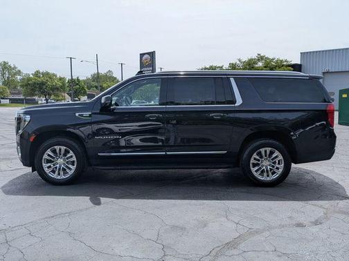 Midnight Blue Metallic 2021 GMC Yukon XL SLT