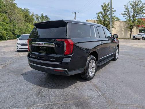 Midnight Blue Metallic 2021 GMC Yukon XL SLT