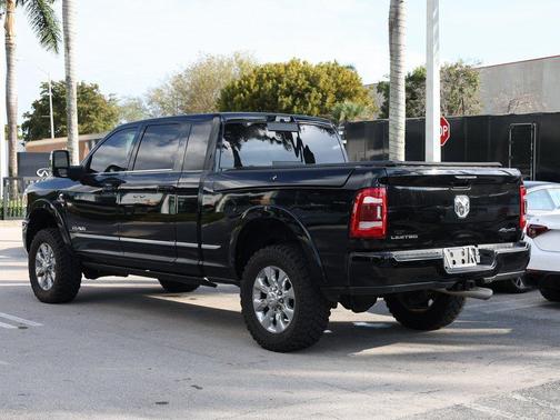 Diamond Black Crystal Pearlcoat 2023 RAM 3500 Limited Mega Cab 4x4 6'4' Box