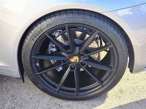 2018 Porsche 911 Carrera