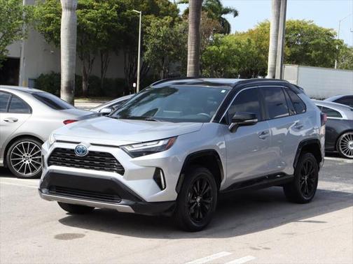 2022 Toyota RAV4 Hybrid SE