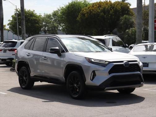 2022 Toyota RAV4 Hybrid SE