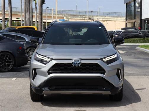 2022 Toyota RAV4 Hybrid SE