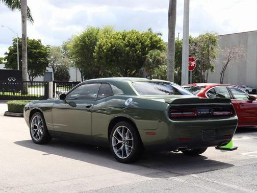 2022 Dodge Challenger SXT