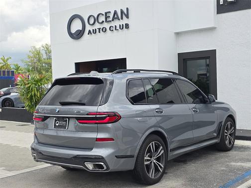 2025 BMW X7 xDrive40i