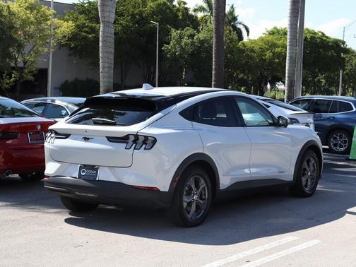 2022 Ford Mustang Mach-E Select