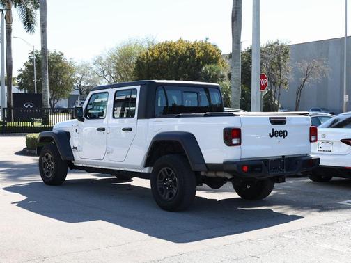 2023 Jeep Gladiator Sport