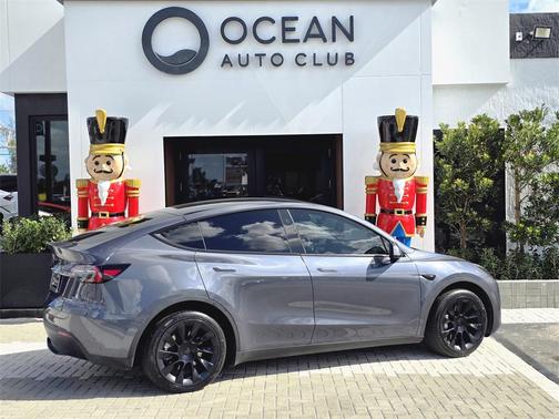 2023 Tesla Model Y Long Range Dual Motor All-Wheel Drive