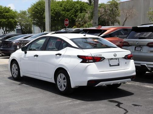 2024 Nissan Versa 1.6 S