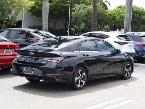 2022 Hyundai ELANTRA HEV Limited