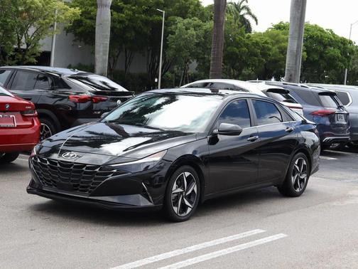 2022 Hyundai ELANTRA HEV Limited