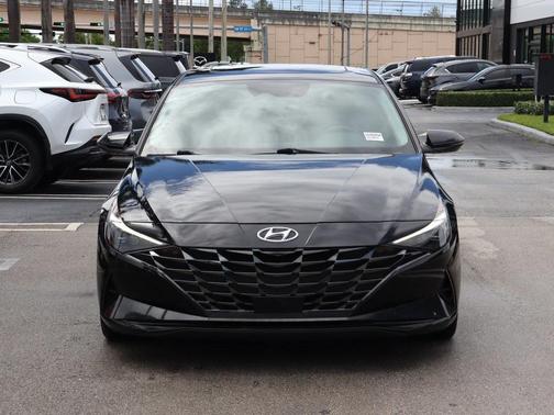 2022 Hyundai ELANTRA HEV Limited