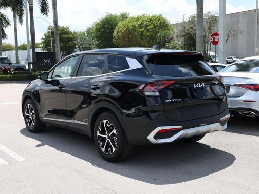 Ebony Black 2024 Kia Sportage EX