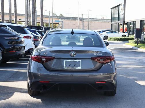 2022 Alfa Romeo Giulia Ti
