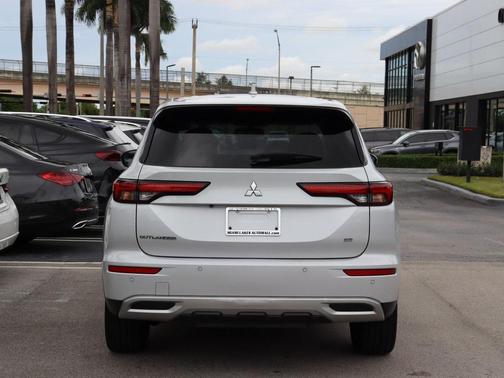 2024 Mitsubishi Outlander SE 2.5 2WD