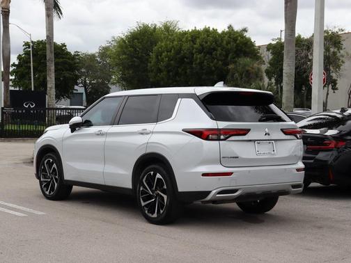 2024 Mitsubishi Outlander SE 2.5 2WD