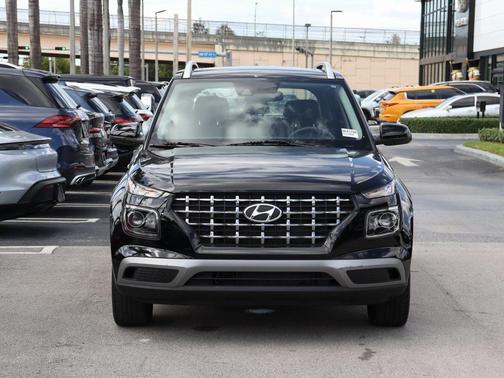 2022 Hyundai VENUE SEL