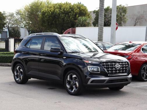 2022 Hyundai VENUE SEL