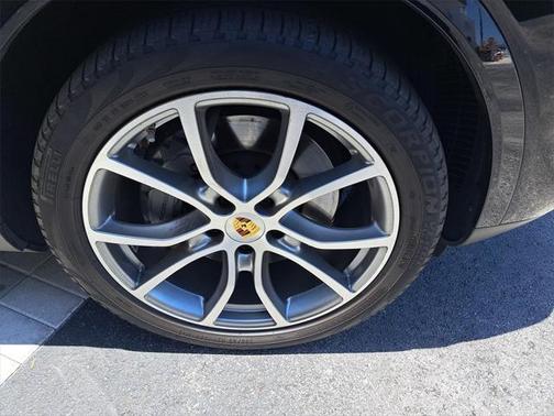 2023 Porsche Cayenne S