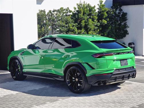 2024 Lamborghini Urus S