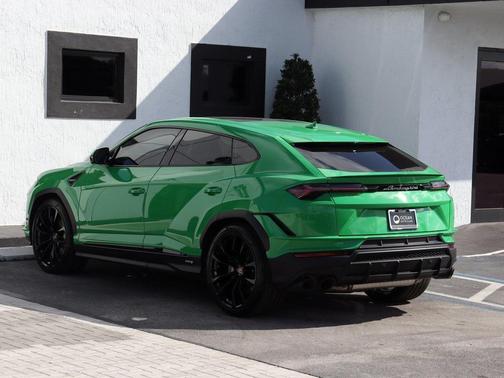 2024 Lamborghini Urus S