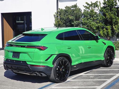 2024 Lamborghini Urus S