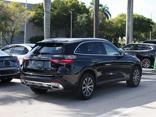 2025 Mercedes-Benz GLC 300 Base