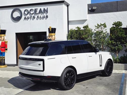 2023 Land Rover Range Rover P530 SE