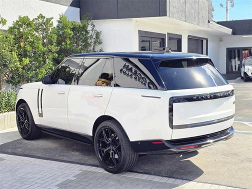 2023 Land Rover Range Rover P530 SE